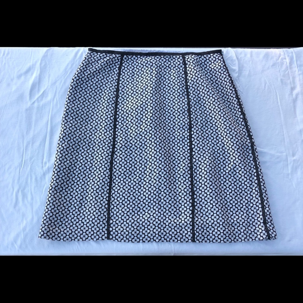 Black and white linen-rayon floral skirt